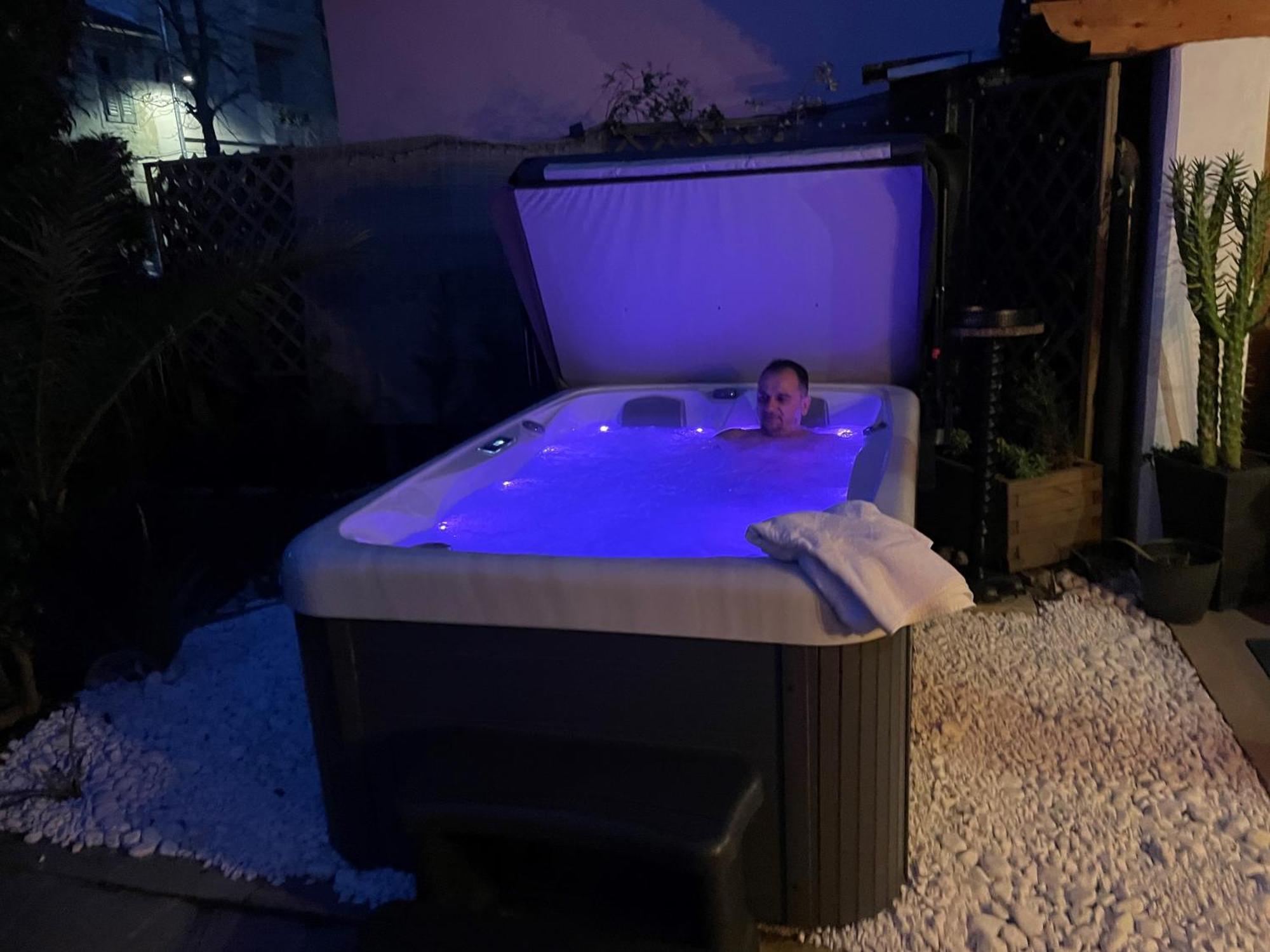 Villa Noa Jacuzzi & Sauna Izola Exterior foto